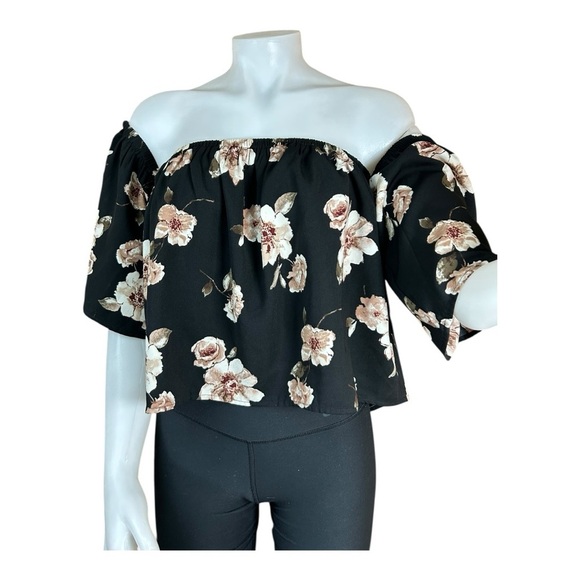 J.O.A. Los Angeles Black Floral Off-Shoulder TopSize: Small FLOWER TOP - Picture 6 of 13